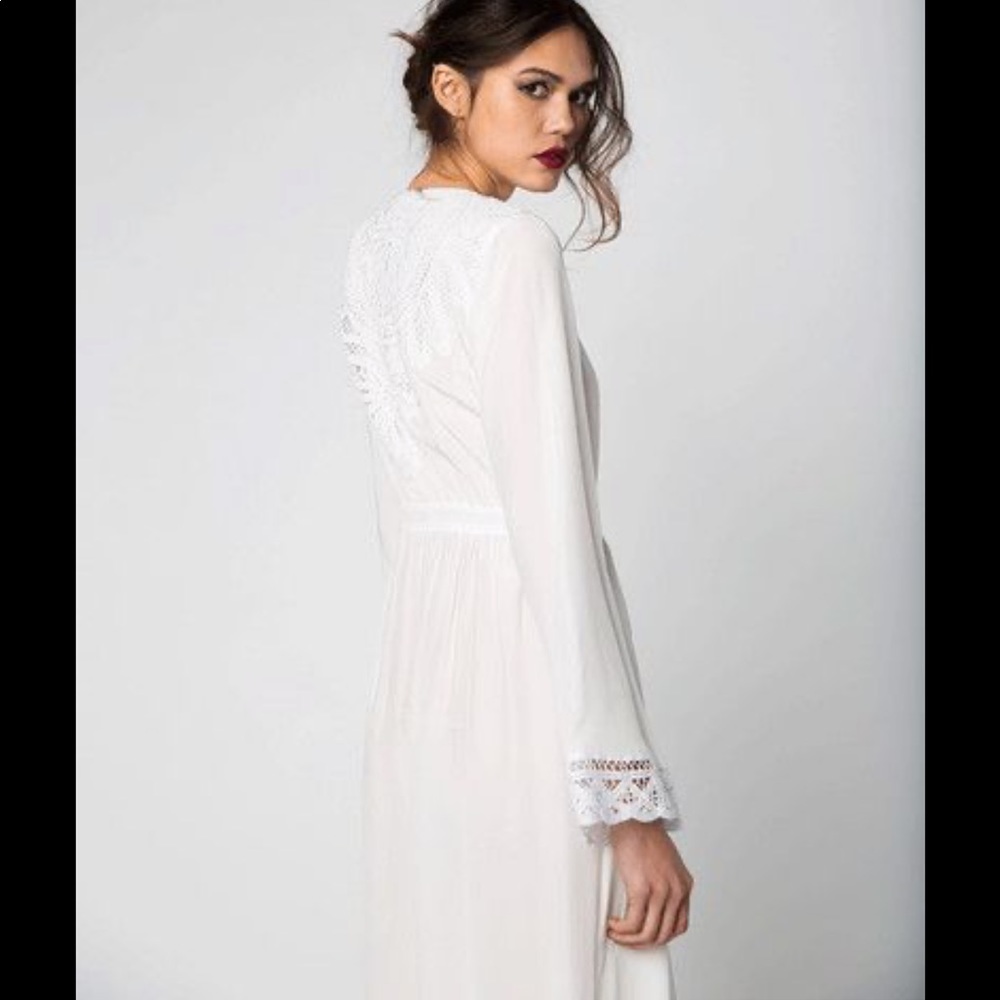 Stone Cold Fox White Silk Helena Robe - Picture 3 of 8